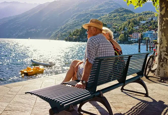 Compare Senior Vacation Options: Analytical Travel Frameworks & Models